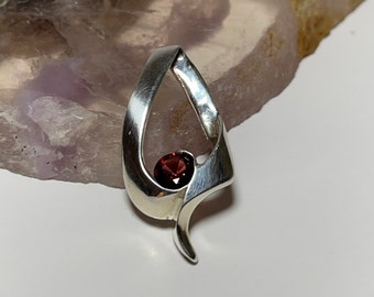 Solitaire Garnet Pendant, Sterling Silver, Vintage Estate Jewelry