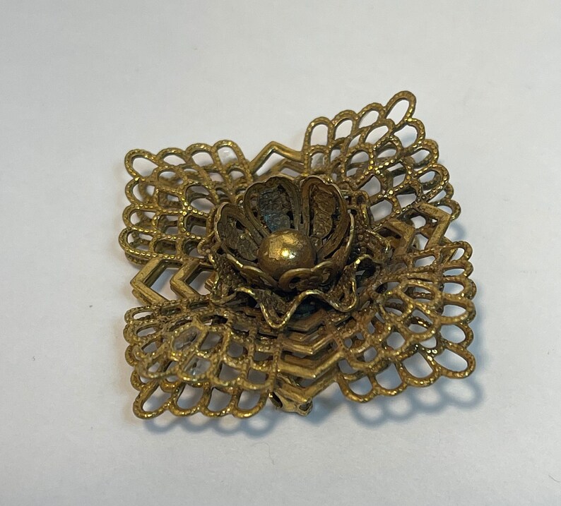 Art DECO Filigree Flower Brooch, Antique Jewelry image 10