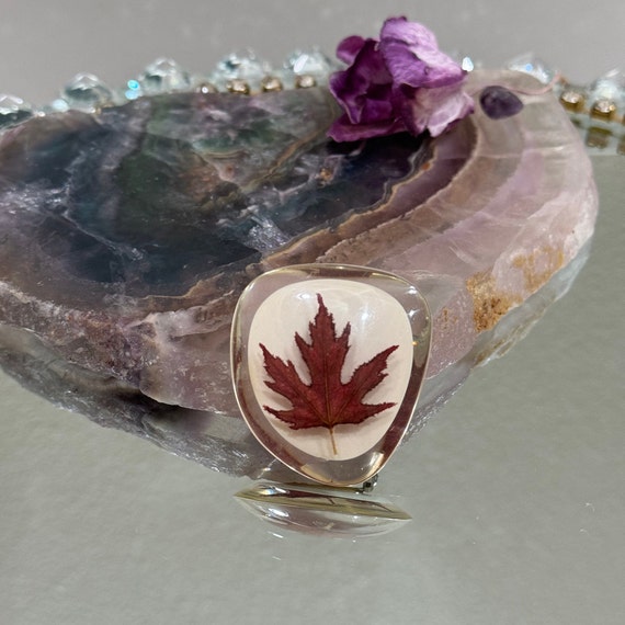 LUCITE Red Maple Leaf Brooch, Made in Canada, 196… - image 3