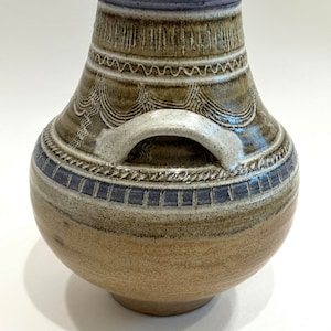 Hand Thrown Stoneware Art Pottery Vase: Signed GW, Incised Design - Etsy