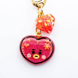 Cute Kpop Buddy Keychain - Cute Adorable Baby BT21 Alien Tata - Hand Painted Details - Resin Keychain Accessory