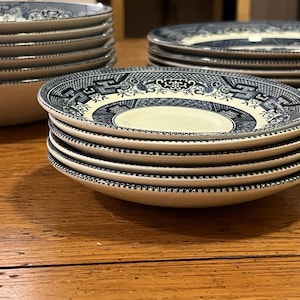 Churchill England Blue Willow 5.5&quot; Ceramic Saucer Plates Set of 6 Round Stamp