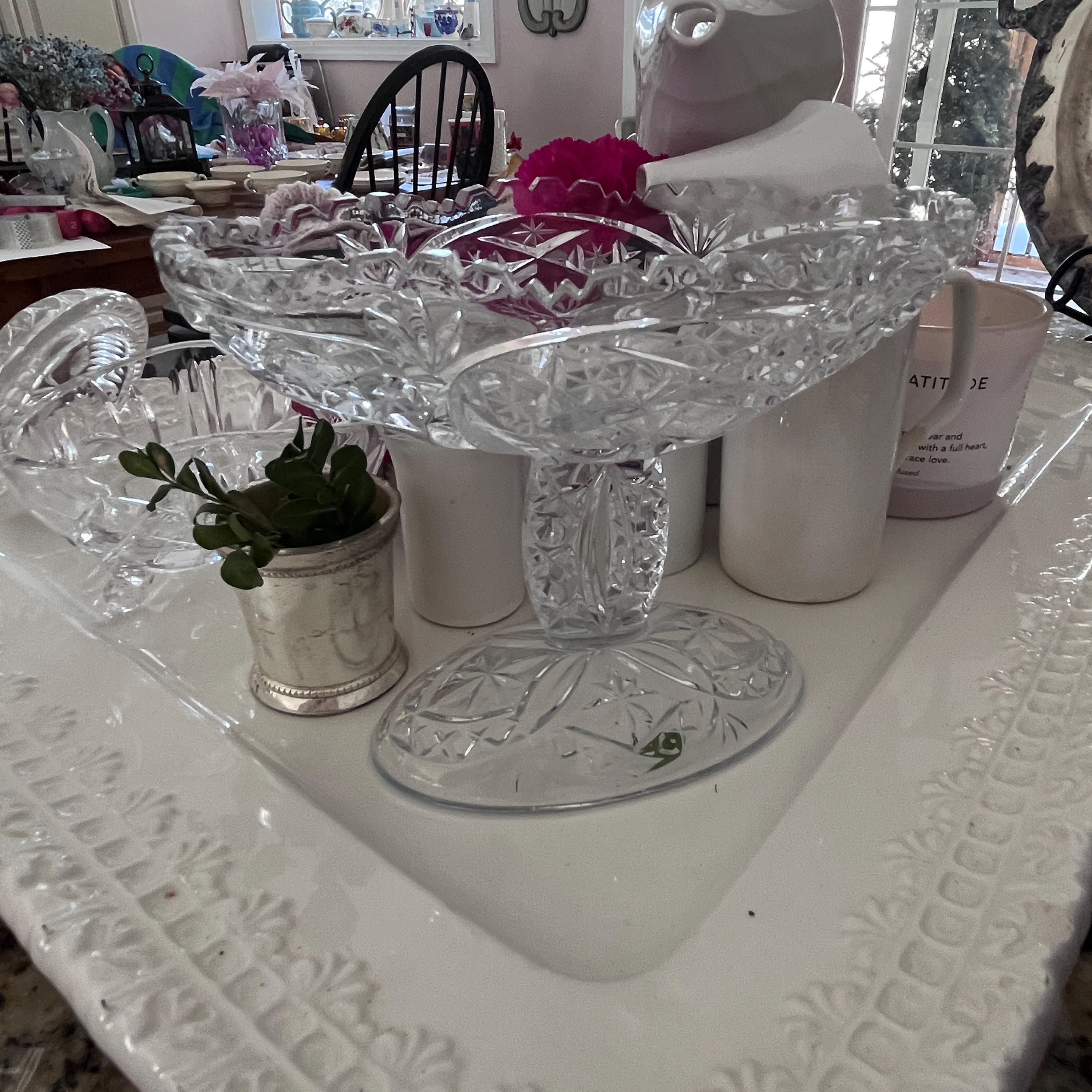Amazon.com: Gaolinci Crystal Glass Heart-Shaped Storage Box  Heart pedestal box etched glass Rings, jewelry, candy, keys storage display picture 1