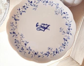 Lenox Les Seasons LHiver Winter Blue and White Scallop Dinner Plate Trumpet