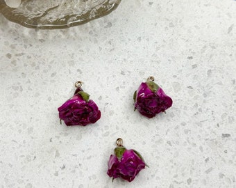Real Flower Charm 2pcs Dyed rose red roses Pressed Flower 1-3cm Resin Pendant Dired Flower earring charm Handmade making jewelry kw0567-8