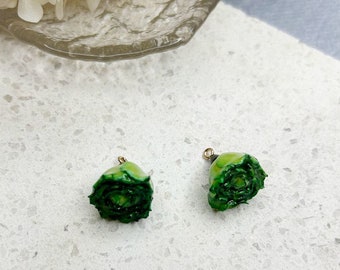 Real Flower Charm 2pcs dyed green roses Pressed Flower 1-3cm Resin Pendant Dired Flower earring charm Handmade making jewelry kw0567-1