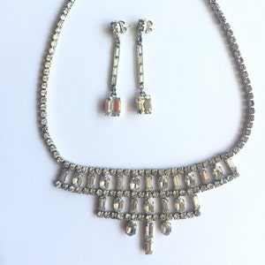 Vintage Necklace Ohrring Set Clear Rhinestone Silver Tone 50s Kostüm Schmuck Cocktail Prom Hochzeitsbridesmaid