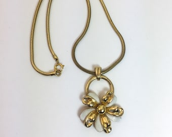 Vintage Gold Tone Metal Pendant Necklace Chain Costume Jewelry for Women