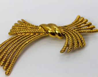 Vintage Brooch Gold Tone Metal Pin Ribbon Statement Evening Cocktail Jewelry Gift 3.5"