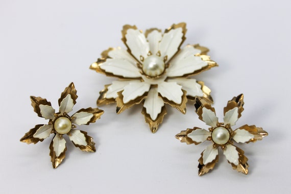 Vintage Brooch Earring Set Emmons White Enamel Go… - image 1