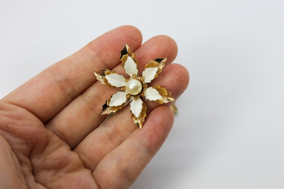 Vintage Brooch Earring Set Emmons White Enamel Go… - image 7