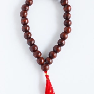 Bracelet en bois de santal Mala sacré pour poignet de méditation image 2