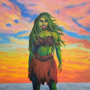 以下が含まれることがあります： 水の中に立っている、緑色の肌と長い緑色の髪を持つ女性の絵。彼女は茶色のスカートと緑色のトップを着ています。背景は雲のある夕焼けの空です。