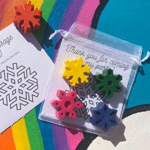 Frozen party bags for kids, frozen party fillers, snowflakes crayons, frozen birthday party theme, party favours for girls, party goodies