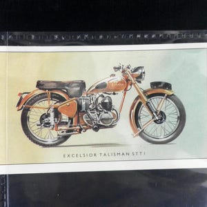 Puede incluir: Un juego de tres tazas de cer&aacute;mica con un acabado moteado y mate. Las tazas son de color crema, gris claro y gris oscuro. Cada taza tiene un dise&ntilde;o simple y moderno y un asa redondeada.