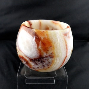 1970s Beautiful Highly Polished Ivory Tan and Brown Translucent Crystal Agate Candle Bowl  Size 8 cm High 9 cm Wide Stone Unused Present