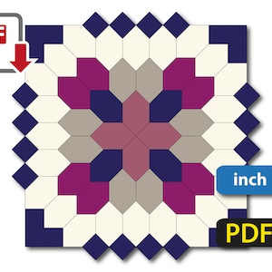 Könnte beinhalten: Ein Quiltblockmuster mit geometrischem Design aus dunkelblauen, weißen, grauen und rosafarbenen Quadraten und Rauten. Das Muster ist 15,24 cm groß.