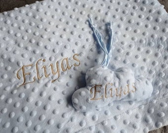 Babydecke mit Name drauf - Kissen mit Name bestickt kleine Wolke Geschenk Geburt Taufe Babyshower Junge Mädchen Baby Kuscheldecke Dekokissen