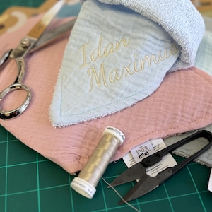 Baby scarf, baby triangular scarf, baby gifts with name, baby drool cloth, personalized baby scarf, birth gift, baby muslin cloth