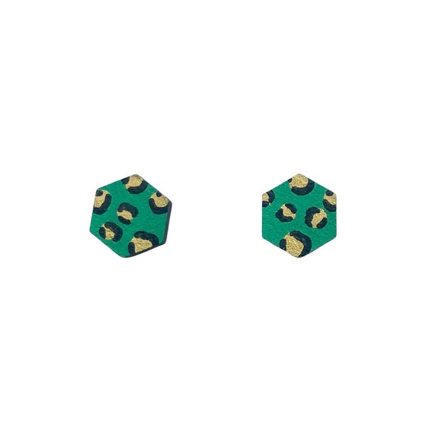 mini clous hexagonaux à imprimé léopard vert et or boucles d'oreilles en bois peintes à la main imprimé animal