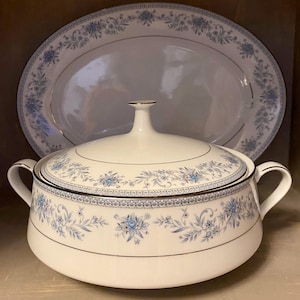 Zabytkowy serwis porcelanowy marki Noritake w kolorze Blue Hill Pattern - różne elementy