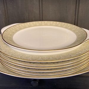 Vintage Royal Doulton &quot;Sonnet&#39; Pattern Bone China - Various Pieces
