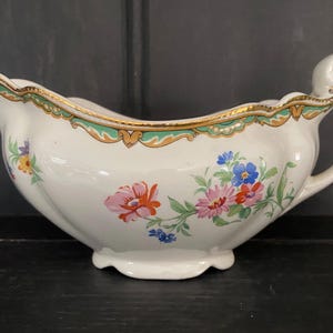 Vintage Johnson Brothers Gravy/Sauce Boat/Jug in Lichfield Pattern