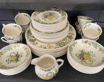 Vintage Mason&#39;s Ironstone pottery in &#39;Strathmore&#39; pattern - various pieces