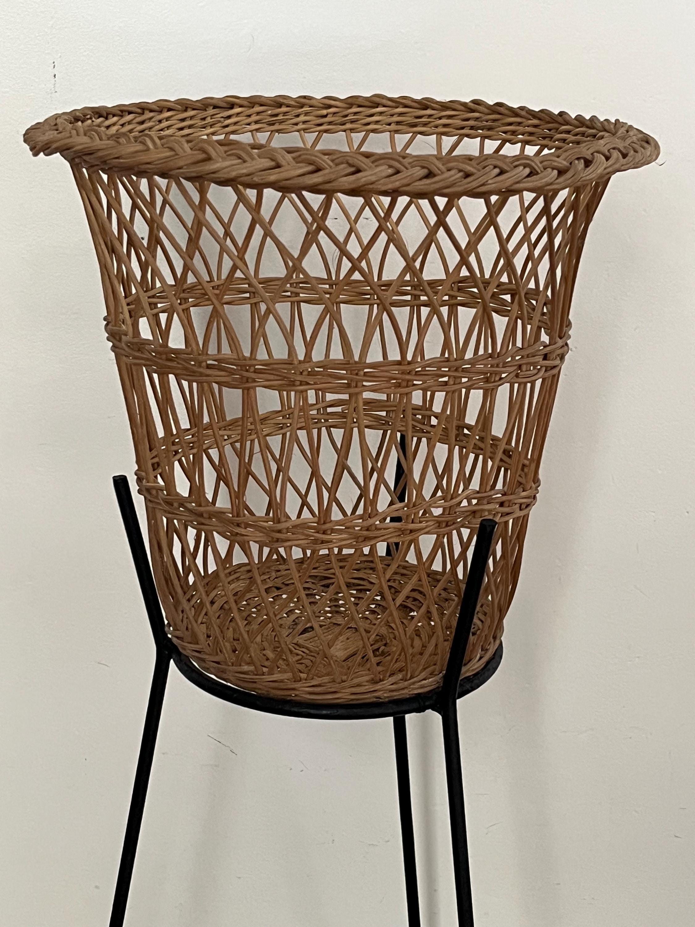 Corbeille en osier tressé — Beyit