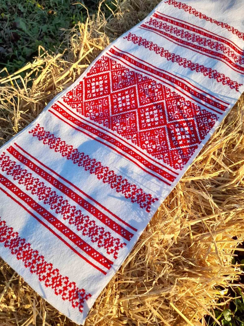Traditional embroidered rushnyk / Ukrainian rushnyk / Handmade Etsy