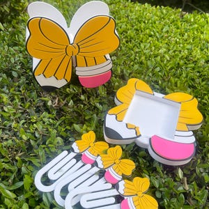 Juego de accesorios de escritorio inspirados en un lazo para lápices / Portalápices, soporte para bloc de notas, clips para papel