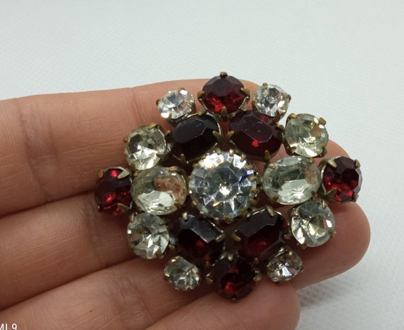 Vintage brooch with white and red crystals, rhine… - image 10