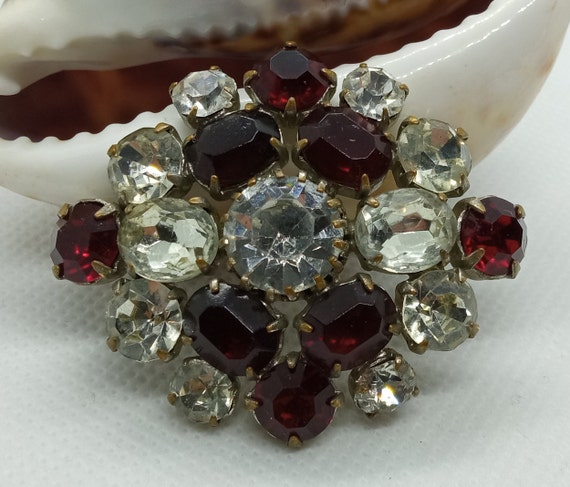 Vintage brooch with white and red crystals, rhine… - image 2