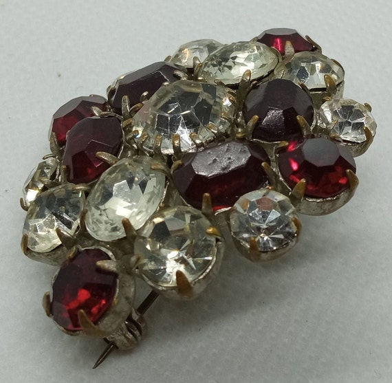 Vintage brooch with white and red crystals, rhine… - image 5