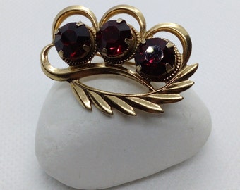 Vintage brooch Antique Retro brooch gold plated with red rhinestones USSR 1950-70 antique jewelry gift for her anniversary wedding