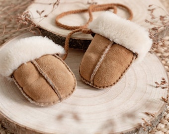 Sheepskin Baby Puddy Mittens for kids on string | Chestnut with cotton gift bag