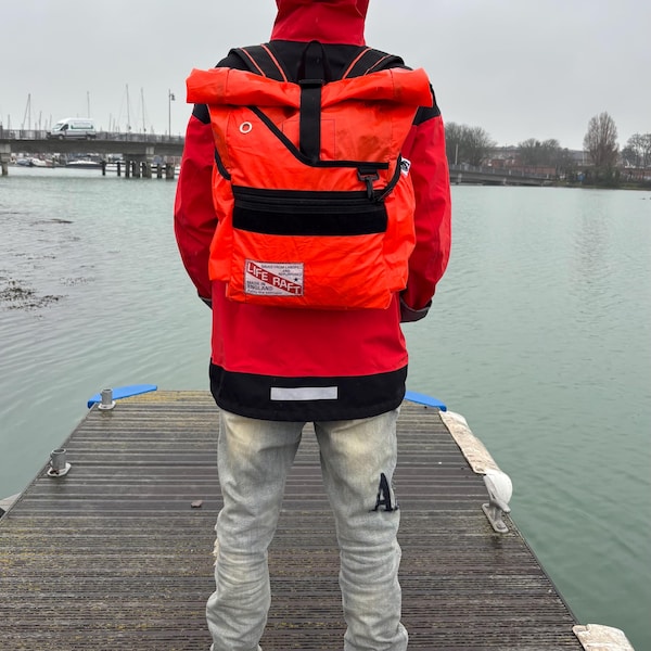 Handgemachter Royal Navy Rettungsfloß Rolltop Rucksack - Einzigartig, Langlebig, Nachhaltig