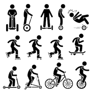 Puede incluir: Ilustraciones en blanco y negro de figuras de palo de personas que montan varios medios de transporte, incluyendo un scooter, una patineta, una bicicleta, un monociclo, patines y un hoverboard.