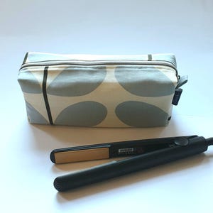 Padded Hair Tool Bag, Hair Straightener and Curling Tong Case, Travel Pouch for Hair Accessories and Products, Toiletries and Cosmetics Bag