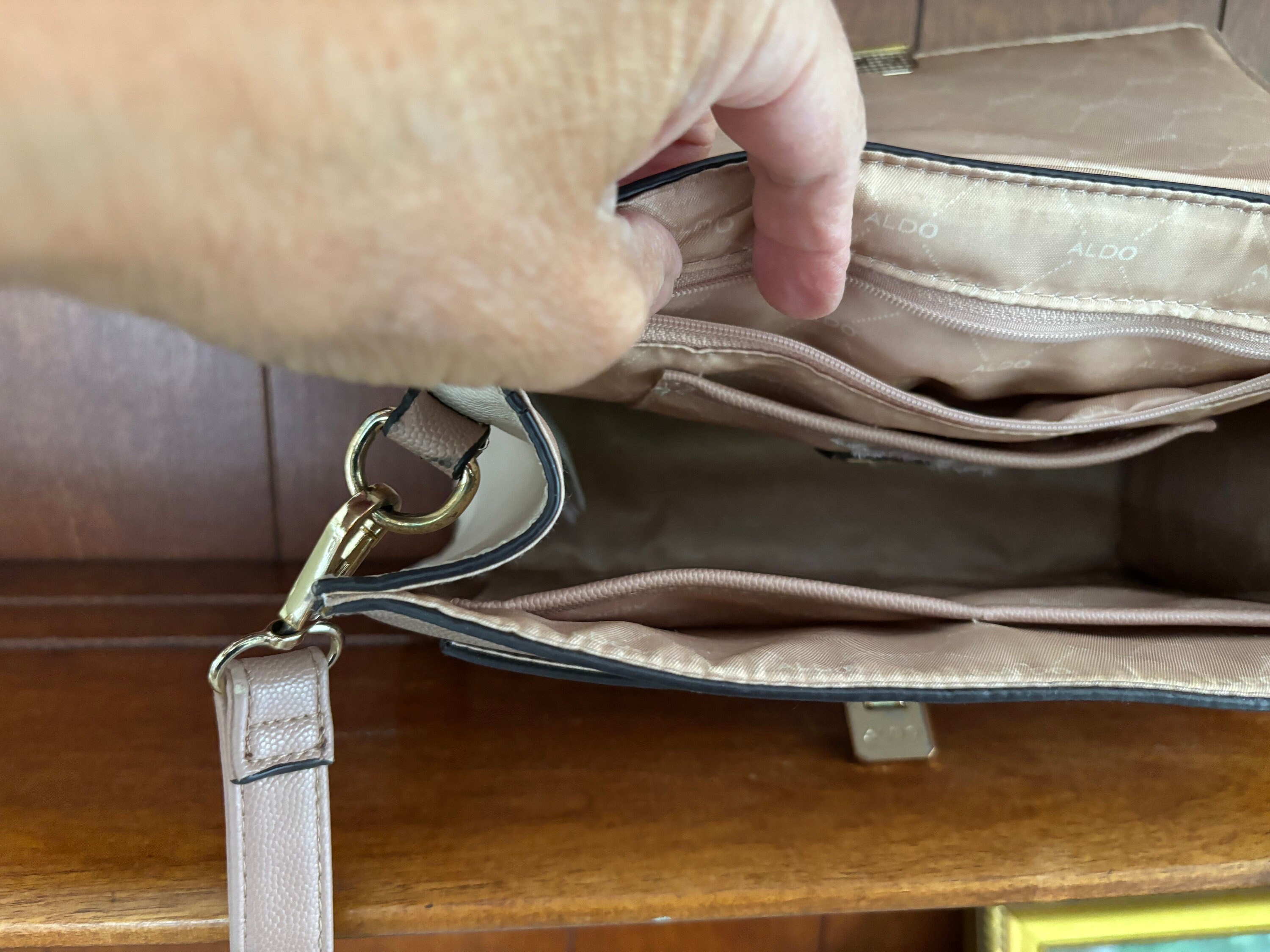 上品★ALDO★トップハンドルバッグ トップハンドルバッグ 上品 ALDO(アルド) - 海外通販のBUYMA