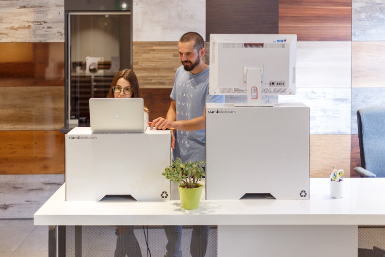 Active Stand A Simple Standing Desk Converter Convert Your Desk Into A Standing Desk Easily Made of sturdy cardboard EU zdjęcie 3