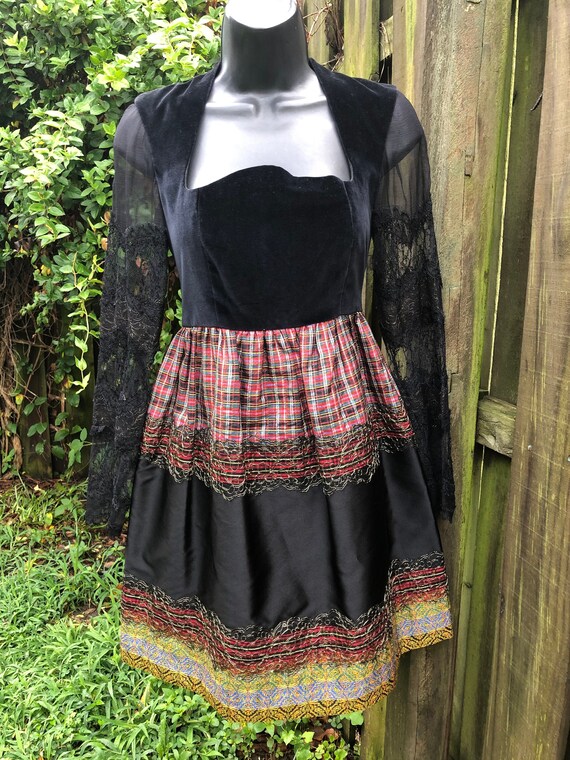 1980’s velvet gothic black plaid mini tunic dress!