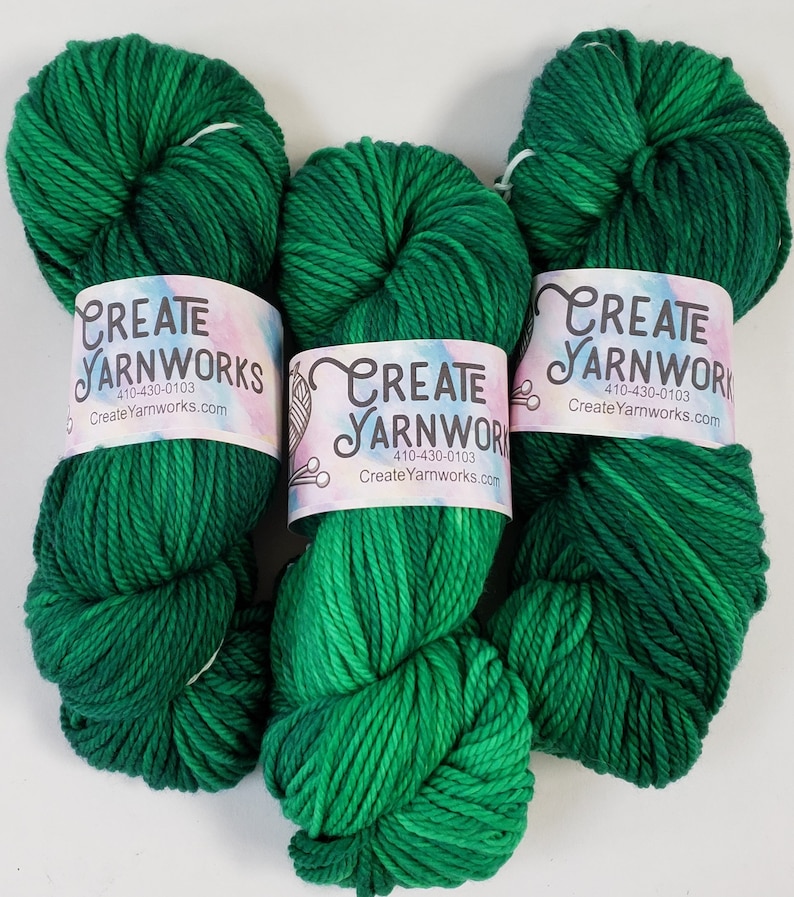 100 Superwash Merino Aran/Worsted Yarn Tonal Kelly Green Etsy