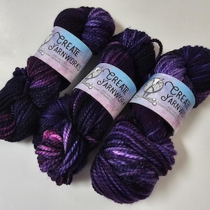 Viola in filato voluminoso 100% lana merino superlavabile