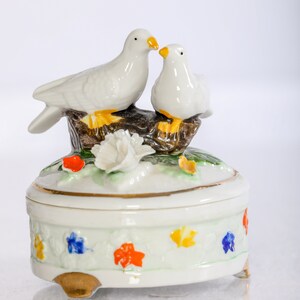 Dove Porcelain Dish with Removable Lid