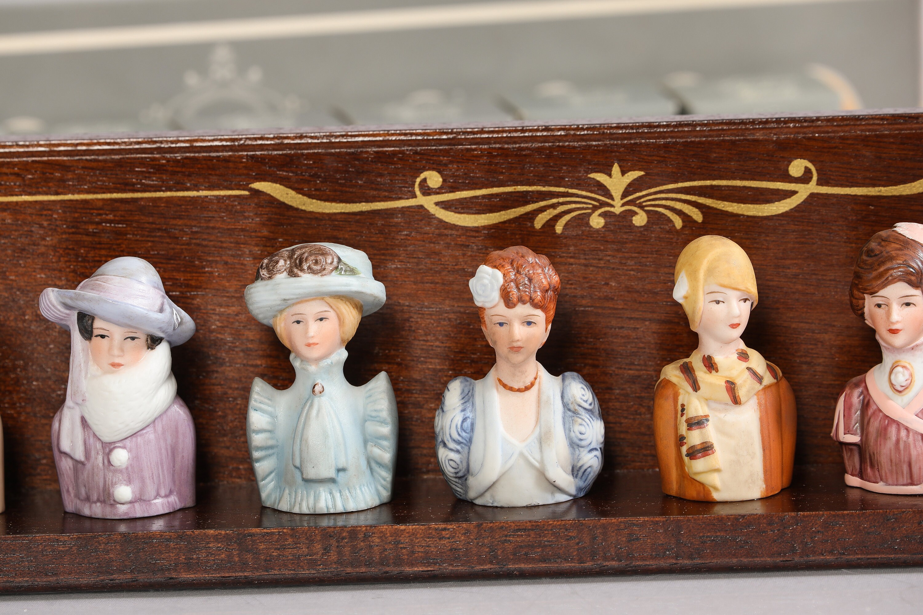 Vintage Avon Fashion Silhouettes, Thimbles. Circa 1983.full Set With