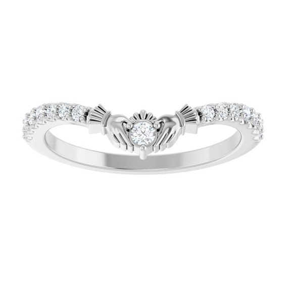 Women's platinum claddagh ring clearance