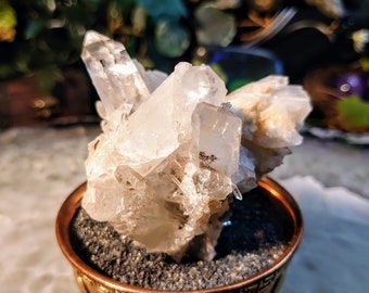 Colombian Clear Quartz Cluster with Self Healing for Crystal Healing / 206g / Crystal Grids / Meditation / Home and Altar Decor