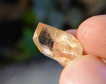 4.46g Champagne Topaz Gemstone from Shigar Valley, Pakistan for Crystal Healing/ Root Chakra/ Meditation / Collection / Jewelry Crafting