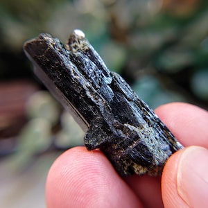 1 3/4&quot; Glossy Black Aegirine Crystal with Feldspar Inclusions from Malawi, Africa for Crystal Healing / 7.89g / Home & Altar Decor